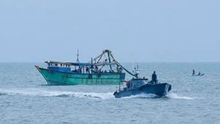 https://salarnews.in/public/uploads/images/newsimages/maannewsimage04102026_170108_Sri Lanka Navy .jpg